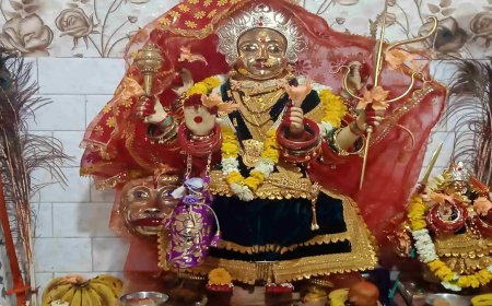 सुनार दंपत्ति ने 50 साल पहले बिना जोड़ की बनाई थी मां शीतला की मूर्ति, तीन साल की तपस्या का है अनोखा इतिहास