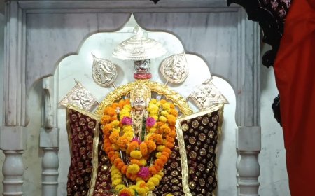 बुरहानपुर में 450 साल पुरानी परंपरा, विजयादशमी पर सातमुख वाले घोड़े पर सवार होकर निकले बड़े बालाजी महाराज