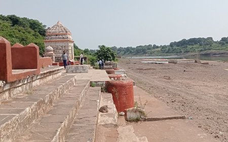 महात्मा गांधी के अस्थि विसर्जन वाले ताप्ती नदी के सतियारा घाट की हालत दयनीय, बदहाल पड़ा है स्मारक स्थल
