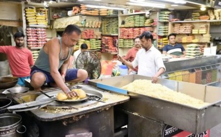 सिंगापुर के अंतरराष्ट्रीय पर्यटन मेले आईटीबी एशिया 2026 में छाई रतलामी सेंव और मुरैना की गजक