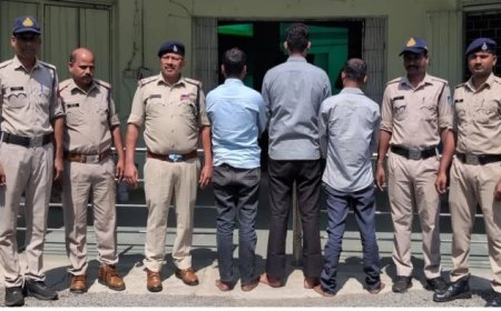 स्वास्थ्य विभाग के फर्जी अफसर बनकर उगाही करने वाले गिरोह का पर्दाफाश, 3 गिरफ्तार