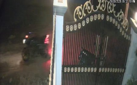 रीवा में बिना ड्राइवर के सड़क पर दौड़ती नजर आई मोटरसाइकिल, वीडियो हुआ वायरल