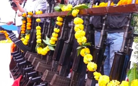भोपाल पुलिस लाइन में कैबिनेट मंत्री विश्वास सारंग ने किया शस्त्र पूजन, दिग्विजय सिंह पर साधा निशाना
