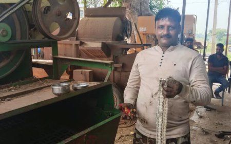 भौंती में मैकेनिक ने पेश की ईमानदारी की अनूठी मिसाल, थ्रेसर सुधारते वक्त मिले 4 लाख के जेवरात मालिक को लौटाए