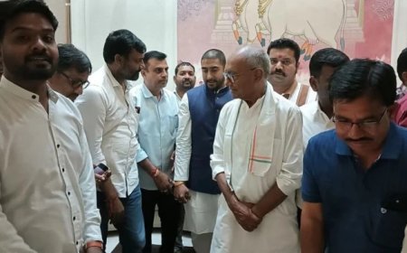 कांग्रेस विधायक कार्यालय न जाकर बीजेपी विधायक गायत्री राजे पवार के घर पहुंचे दिग्विजय सिंह, शहर में सियासी अटकलें तेज