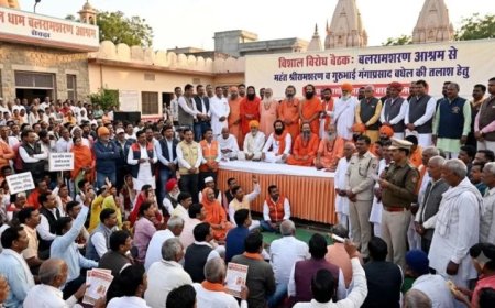 सनकुआं धाम से दो साधुओं के लापता होने के एक महीने बाद भी नहीं मिला सुराग, ग्रामीणों में भारी आक्रोश
