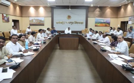 कलेक्टर हरेंद्र नारायण की दोटूक, ड्यूटी से गायब रहने वाले शिक्षकों और बीईओ पर होगी कड़ी कार्रवाई