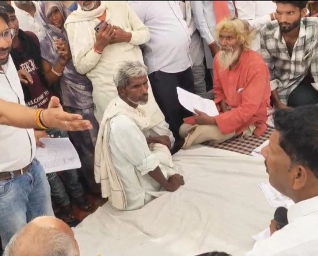 खिलचीपुर में 'मुख्यमंत्री जन विश्वास कार्यक्रम' के मंच पर हंगामा, विधायक अमरसिंह यादव ने जल निगम GM को सुनाई खरी-खोटी