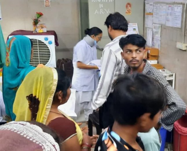 जिला अस्पताल में रोजाना पहुंच रहे 70 से अधिक डॉग बाइट के केस, नगरपालिका की लापरवाही से लोग परेशान