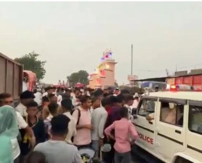 दूधाखेड़ी माताजी मंदिर के पास दर्दनाक हादसा, ट्रॉले की चपेट में आने से 6 वर्षीय बच्चे की मौत, ग्रामीणों ने फूंका ट्रक
