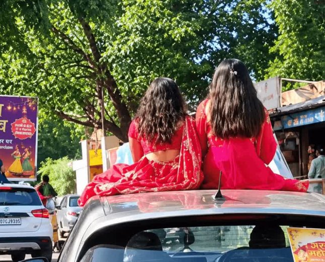 गरबा आयोजकों की मनमानी पर पुलिस का शिकंजा, सुरक्षा से खिलवाड़ करने पर कटे चालान