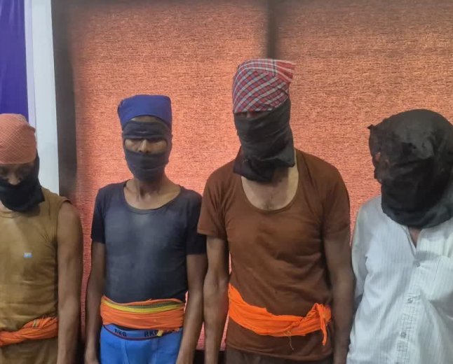 गुजरात से आकर चोरी की वारदातों को अंजाम देने वाले शातिर चोर दबोचे, 8 लाख का माल बरामद