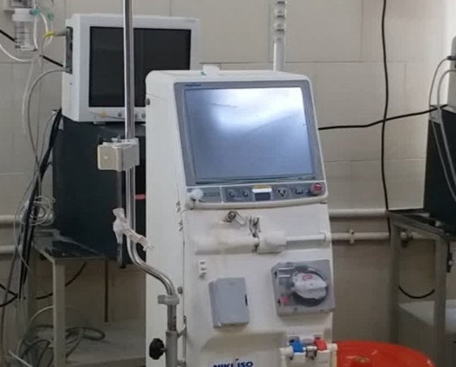 डिंडोरी जिला अस्पताल में डायलिसिस मशीन दान लेने से इनकार पर गरमाई सियासत, राज्यसभा सांसद विवेक तन्खा ने उठाए सवाल