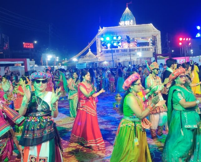श्री जागृति महिला मंडल का भव्य आयोजन, चिंतन बाकीबाला और मीका सिंह का माता भजन बना मुख्य आकर्षण
