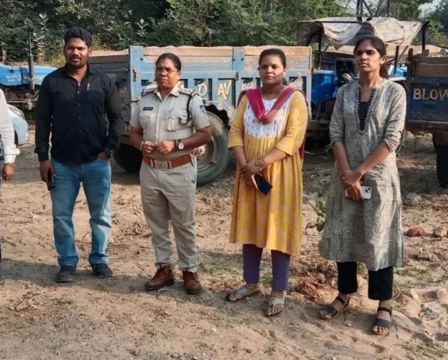 देहात थाने के सामने रेत माफिया की गुंडागर्दी, कर्मचारी पर ट्रैक्टर चढ़ाकर की हत्या की कोशिश